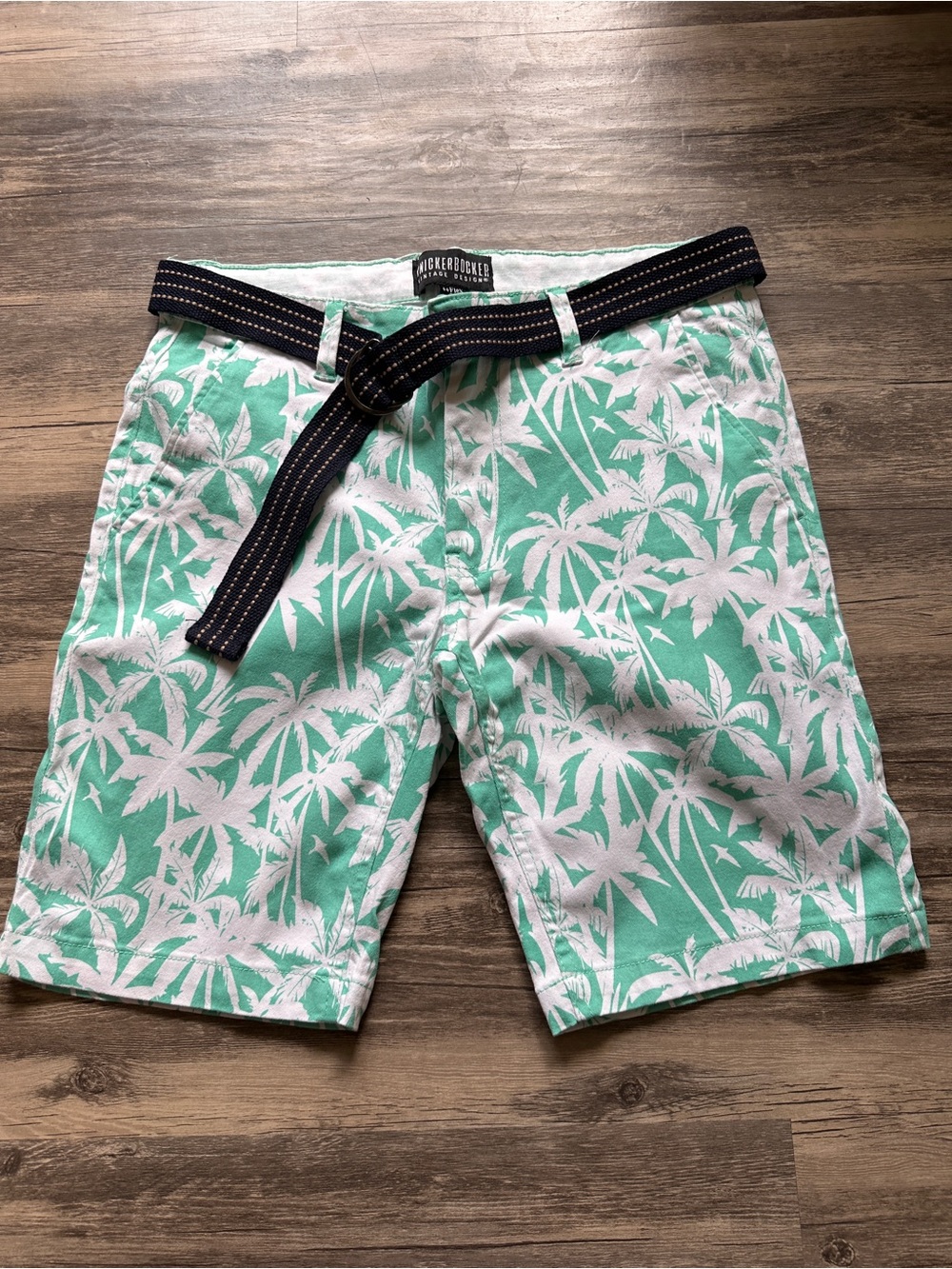 Men's Mint Palm-Print Flat Front Shorts with Navy Web Belt 32